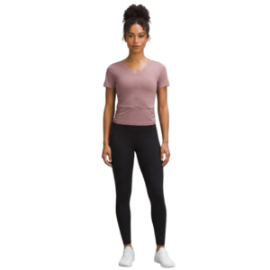 Playera Deportiva con Cuello en V y Costuras Estilizadas Y225G82